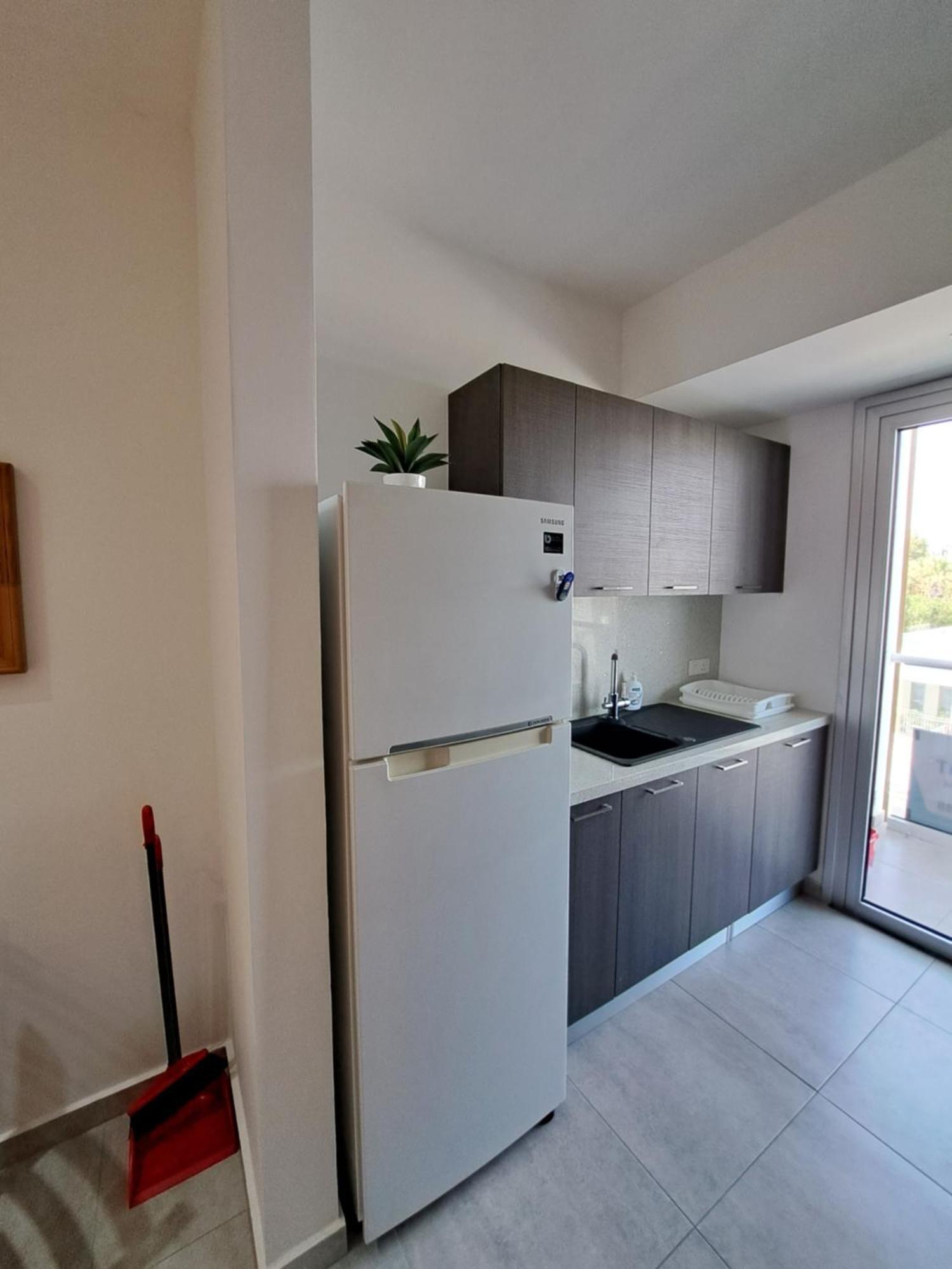 Albert'S Apartment St Lazarus 402 B - First Floor لارنكا المظهر الخارجي الصورة
