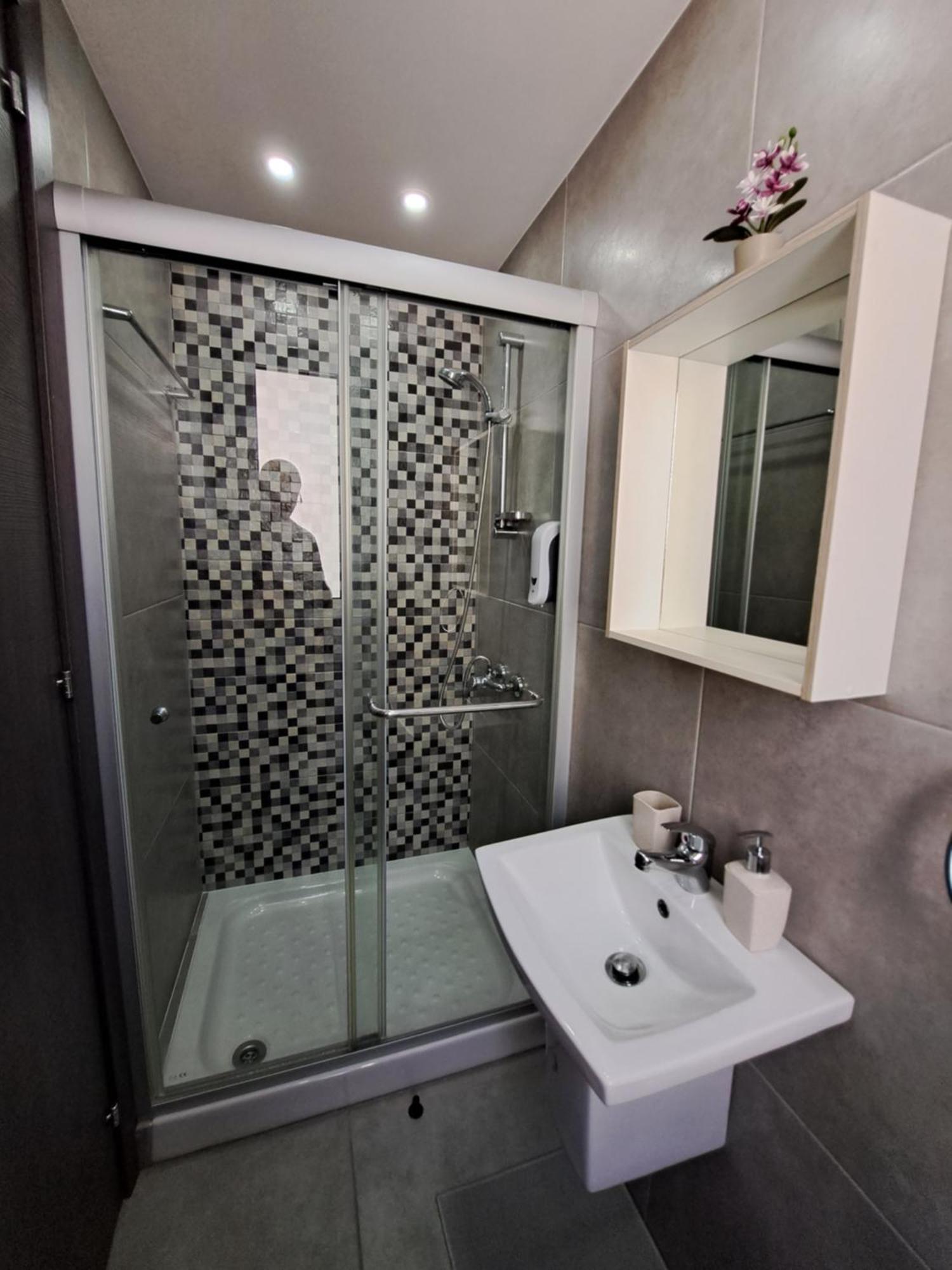 Albert'S Apartment St Lazarus 402 B - First Floor لارنكا المظهر الخارجي الصورة