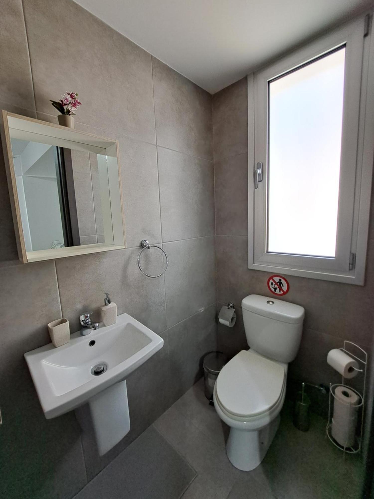Albert'S Apartment St Lazarus 402 B - First Floor لارنكا المظهر الخارجي الصورة