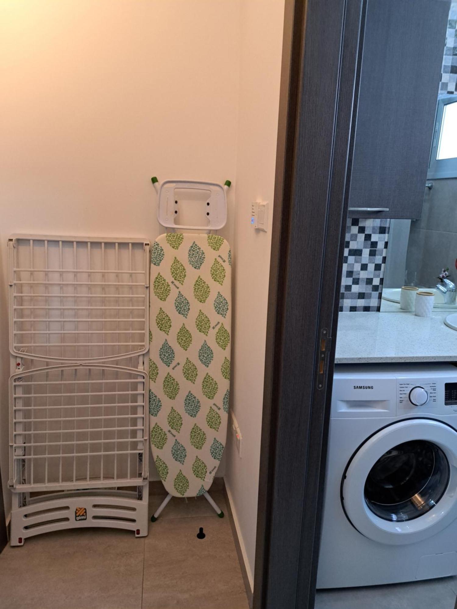 Albert'S Apartment St Lazarus 402 B - First Floor لارنكا المظهر الخارجي الصورة